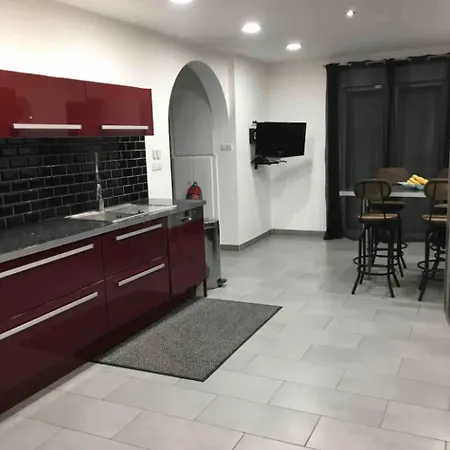 Charmante Avec Piscine A Saint-gilles Villa