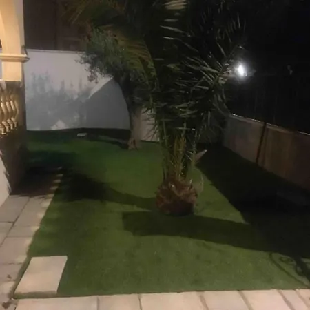 Vila Charmante Avec Piscine A Saint-gilles