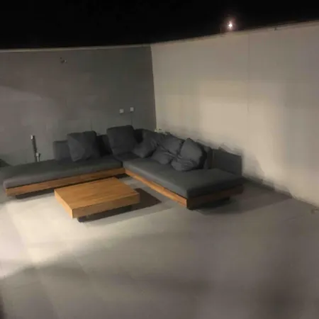 Charmante Avec Piscine A Saint-gilles *